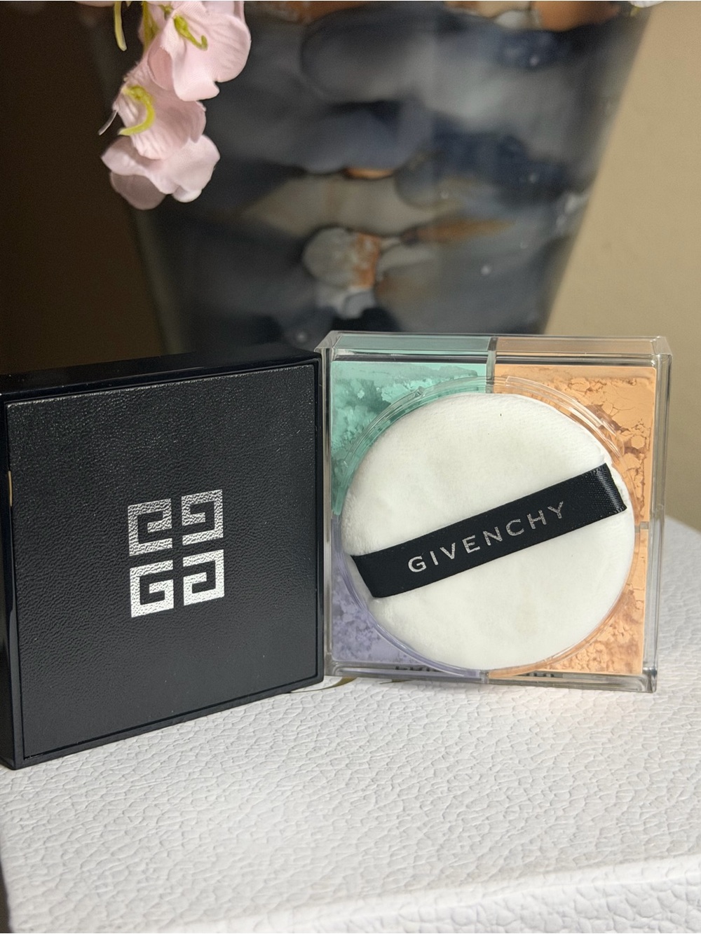 Givenchy **Original Formula**loose Powder 4-Mousseline Acidulee